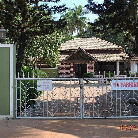 Hill Top Goa Lodge Vagator Esterno foto