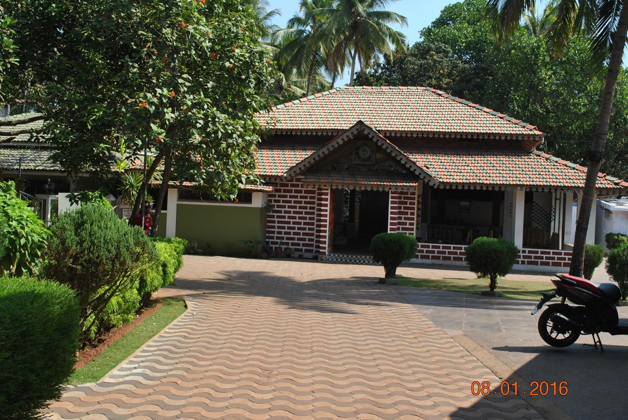 Hill Top Goa Lodge Vagator Esterno foto