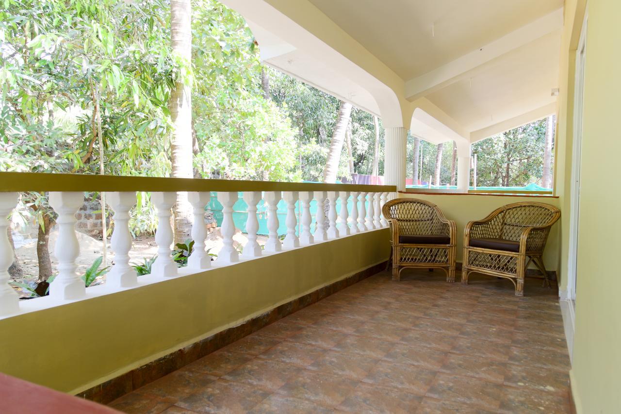 Hill Top Goa Lodge Vagator Esterno foto