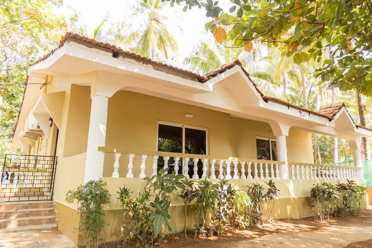 Hill Top Goa Lodge Vagator Esterno foto