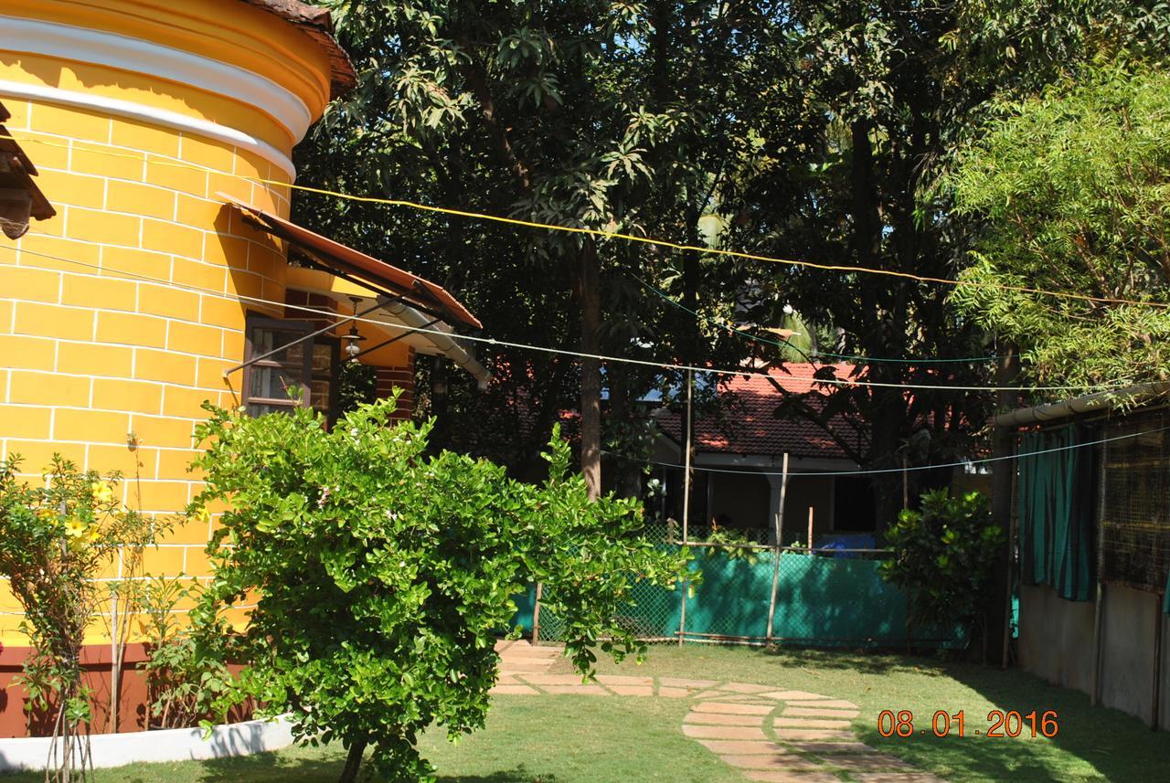 Hill Top Goa Lodge Vagator Esterno foto