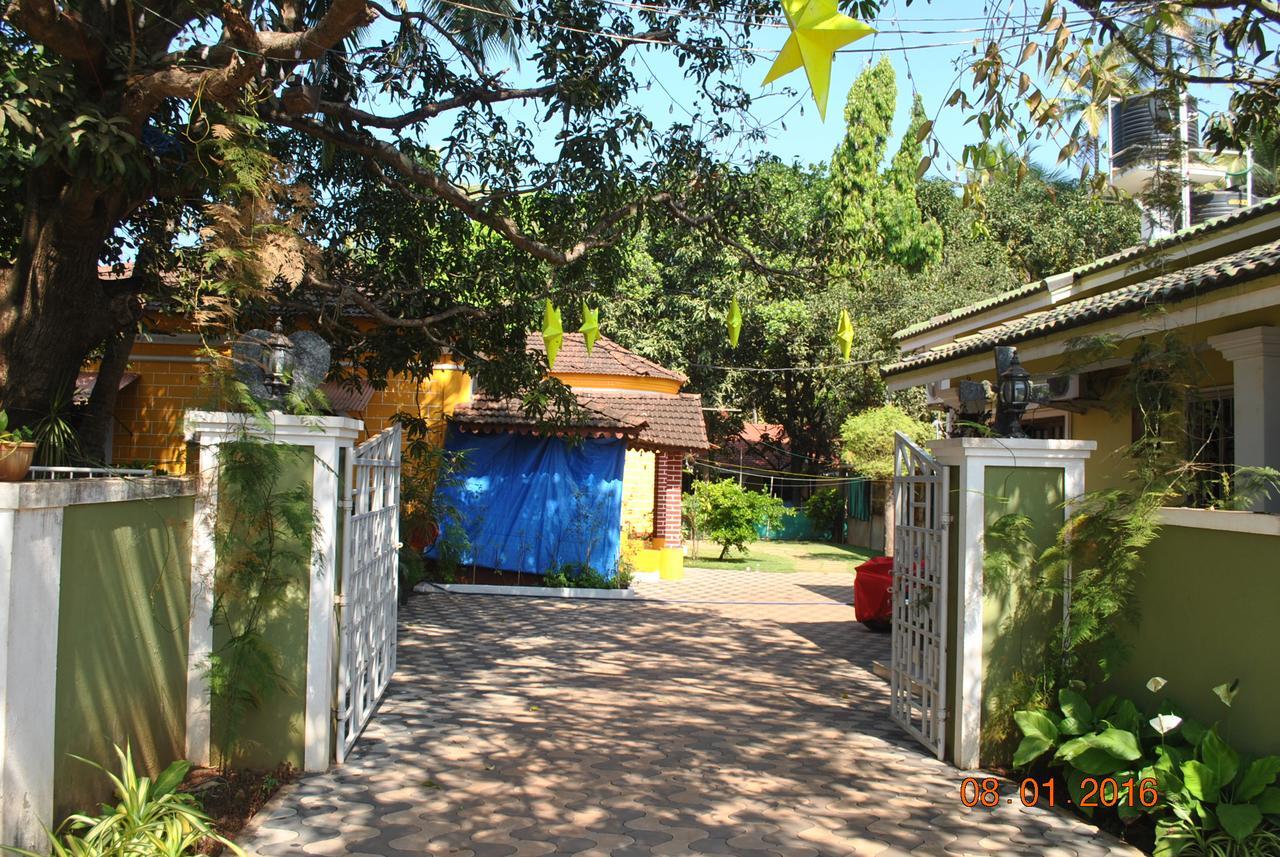 Hill Top Goa Lodge Vagator Esterno foto